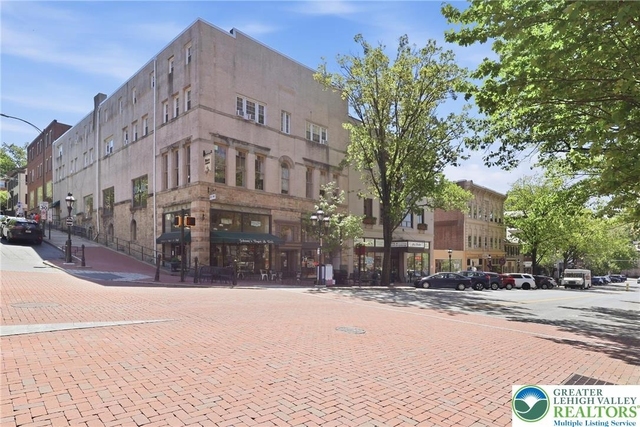 79 W Market Street - Photo 1