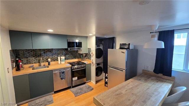 3418 Oneida Way - Photo 1