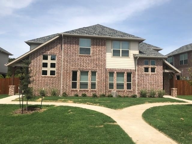 2309 N Elm Street - Photo 1