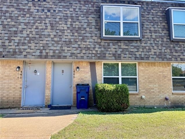 441 Thomas Street - Photo 1