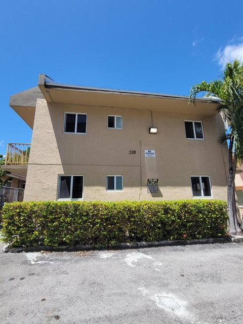 310 Nw 16th Avenue - Photo 1