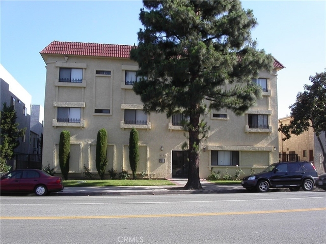 17312 Chatsworth Street - Photo 1