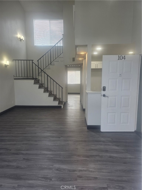 11150 Glenoaks - Photo 1