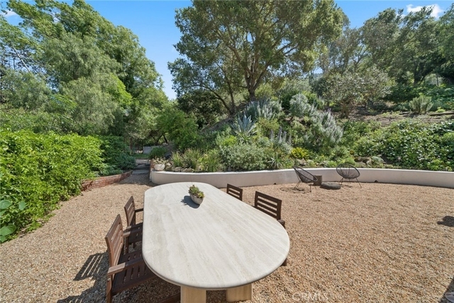 1377 Lewellyn - Photo 1