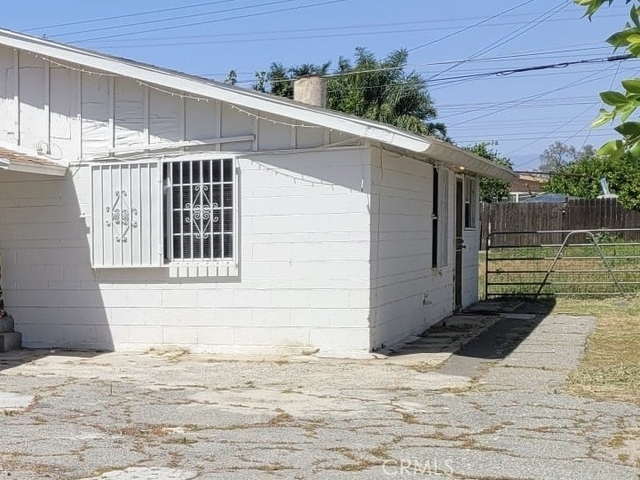 18348 10th - Photo 1