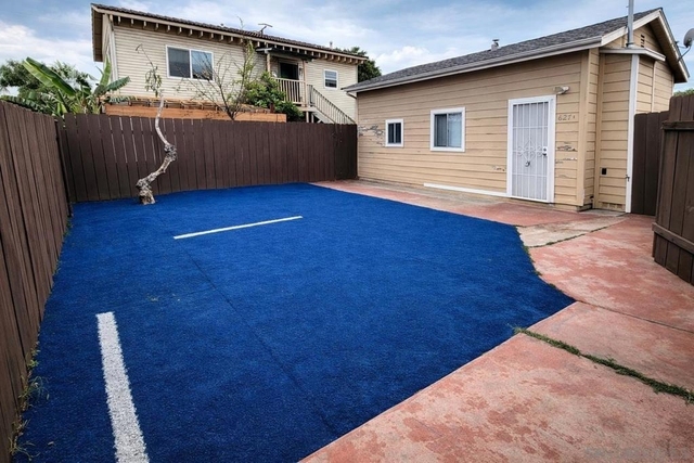 627 W 6th Ave - Photo 1