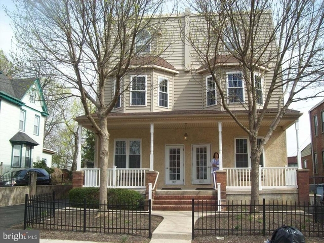 1339 72nd Avenue - Photo 1