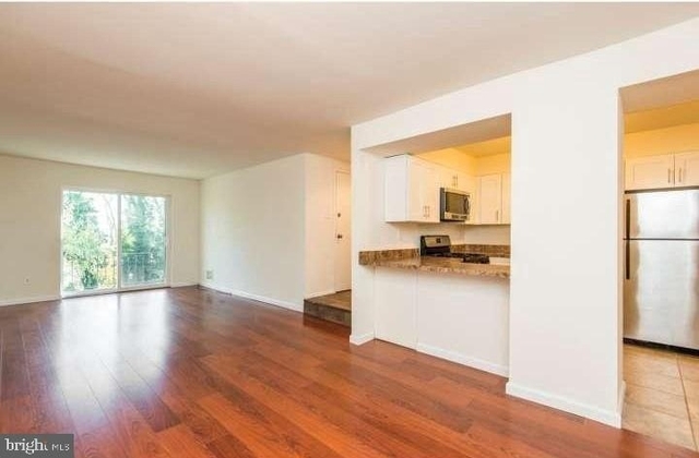 326 Hermit Street - Photo 1