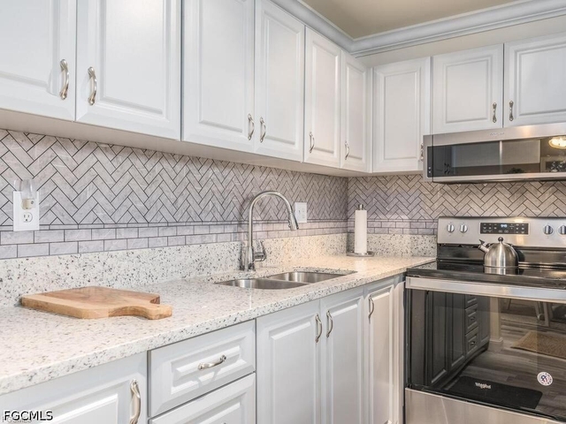 1010 Tropic Terrace - Photo 1