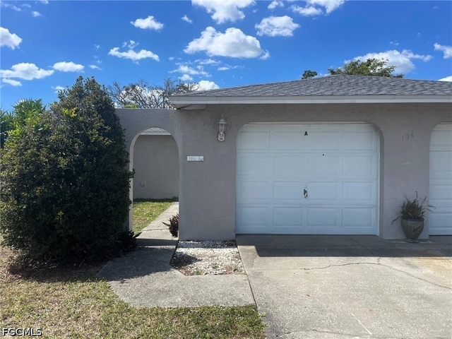 104 Se 16th Place - Photo 1