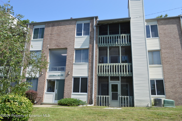 1704 Summit Pointe - Photo 1