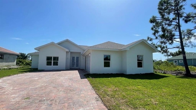82 Kenly Street - Photo 1