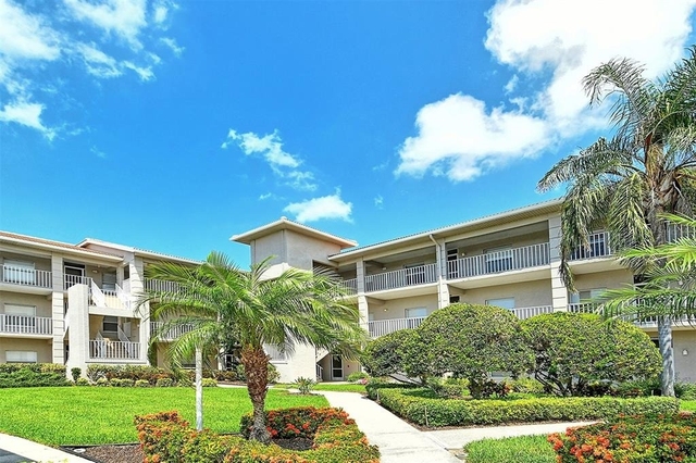 9610 Club South Circle - Photo 1