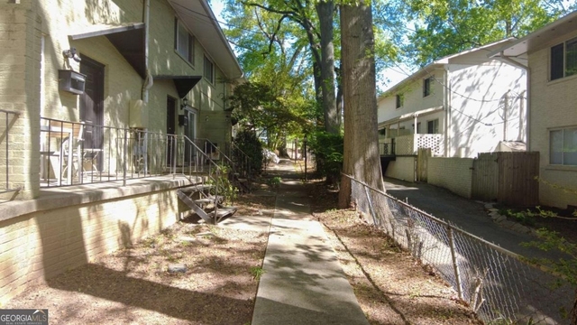 411 Tenth Street Ne - Photo 1
