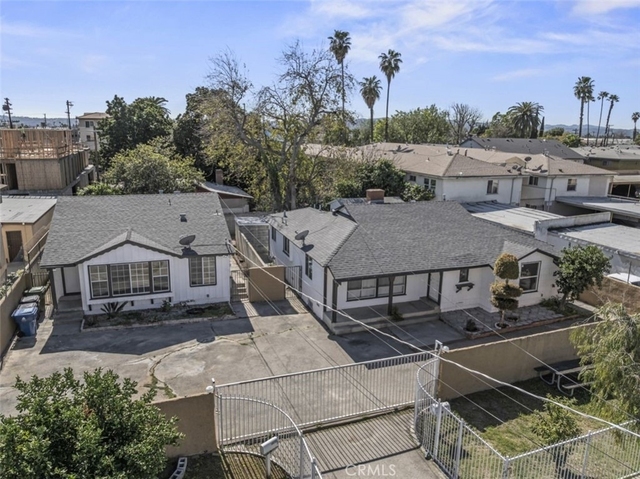 14722 Strathern - Photo 1