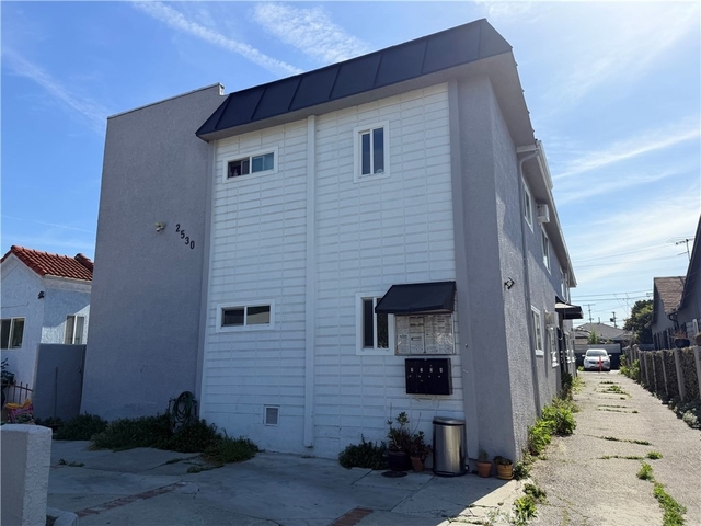2530 Carmona - Photo 1