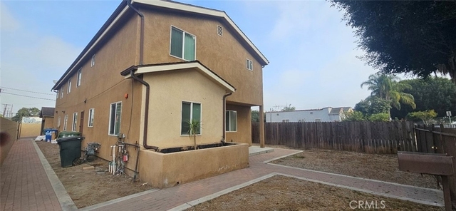 611 E 75th Street - Photo 1
