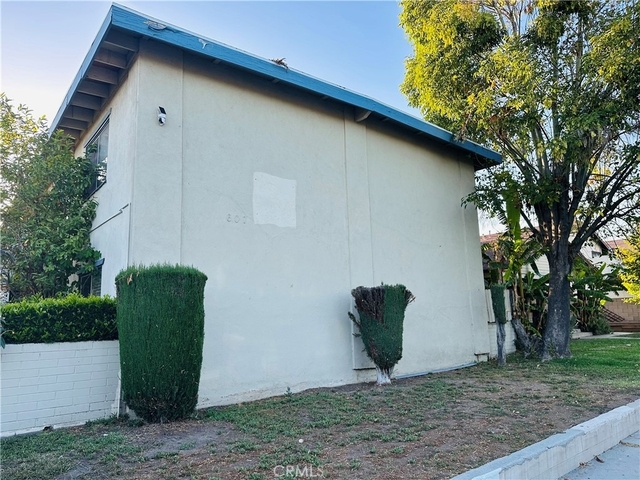 607 N Dalton Avenue - Photo 1