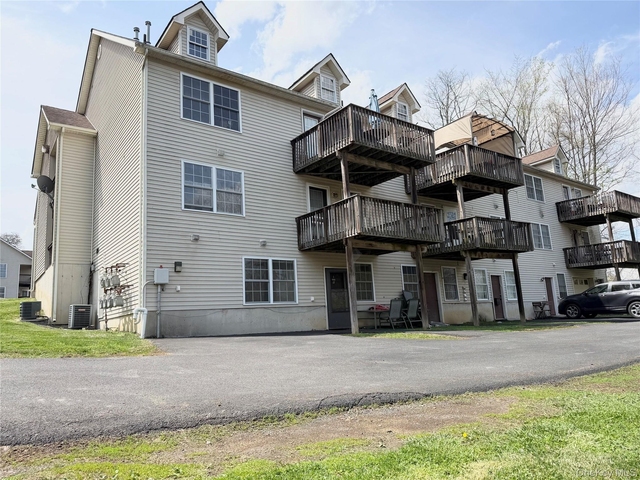 105 N Montgomery Street - Photo 1