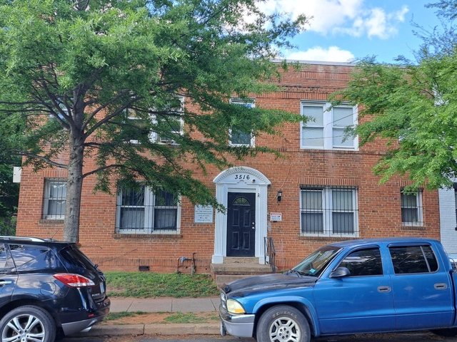 3516 Ely Pl Se - Photo 1