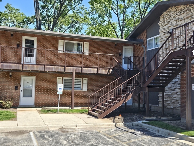 1910 W Hatherleigh Court - Photo 1