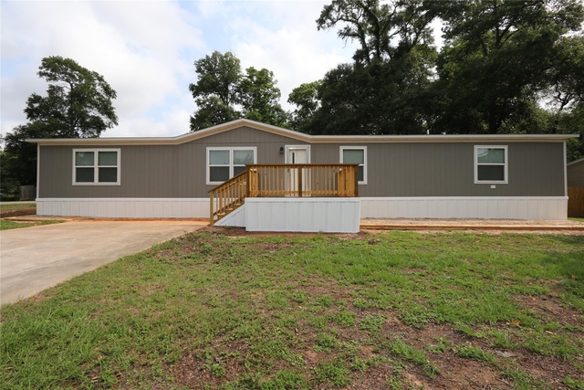 16501 E Emerson Circle - Photo 1