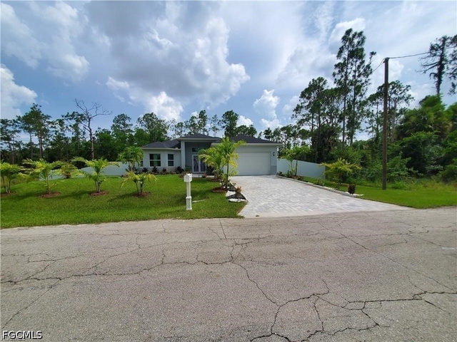 603 W 9th Street - Photo 1