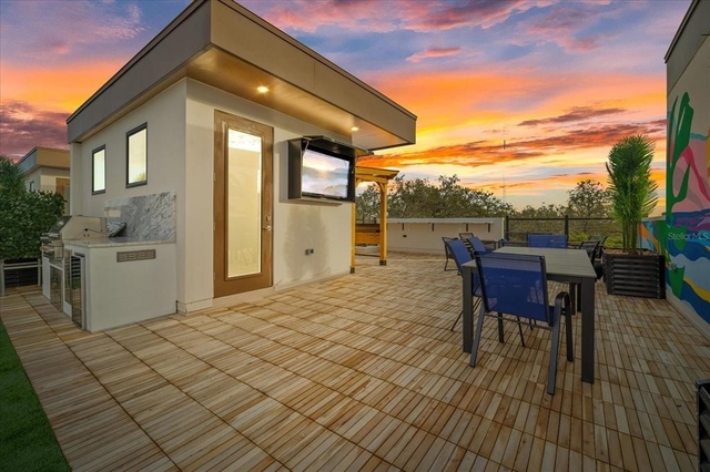 623 Petit Way - Photo 1