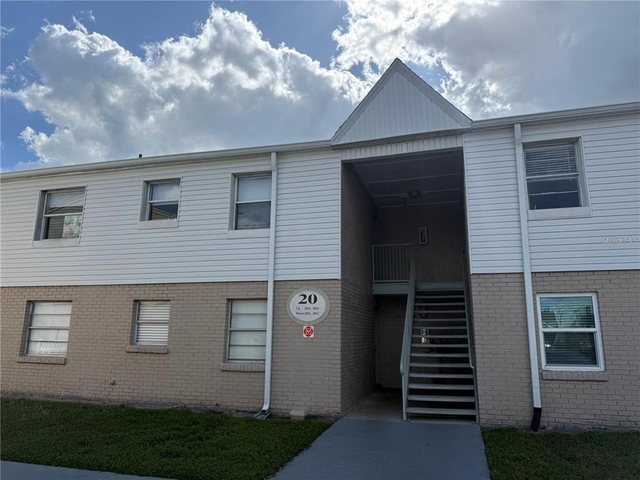 7210 N Manhattan Avenue - Photo 1