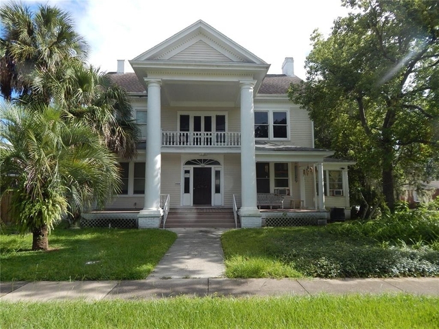 720 Verona Street - Photo 1