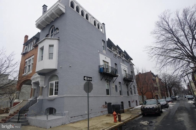 1921 W Diamond Street - Photo 1