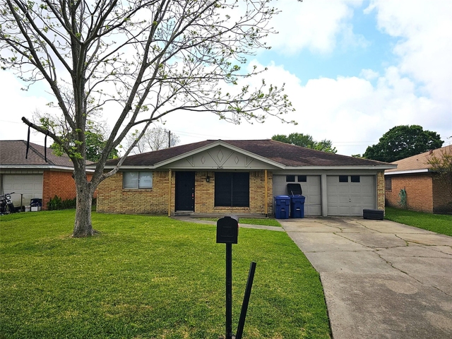 2421 16th Avenue N - Photo 1