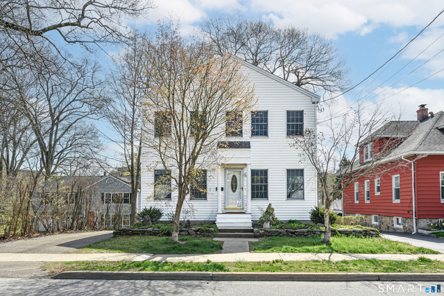 5 Moody Avenue - Photo 1