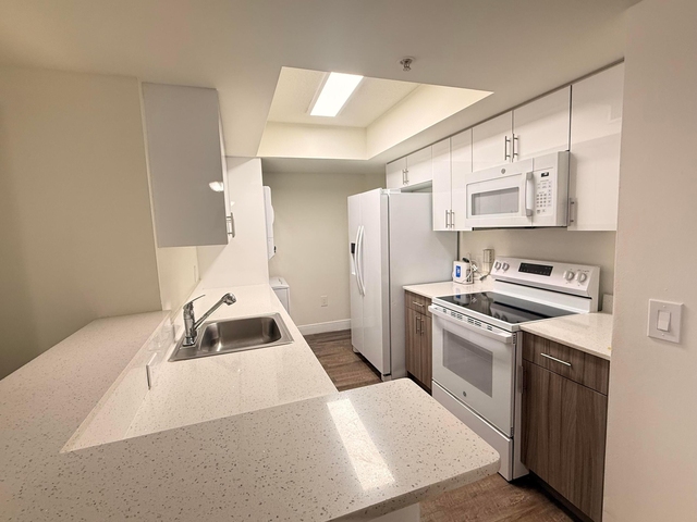 18335 Nw 68 Avenue - Photo 1
