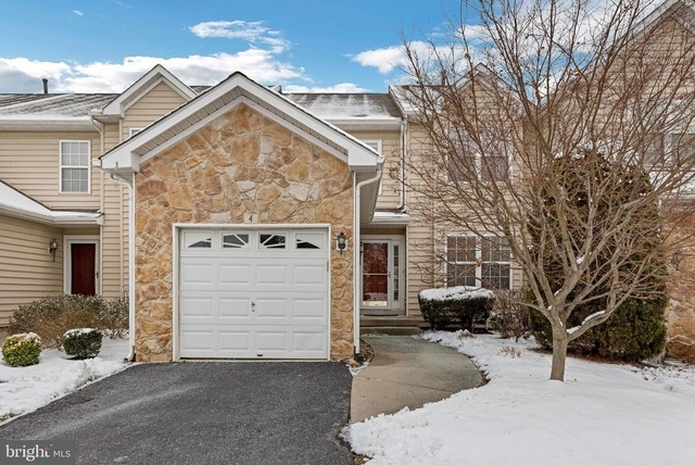 4 Hogan Way - Photo 1