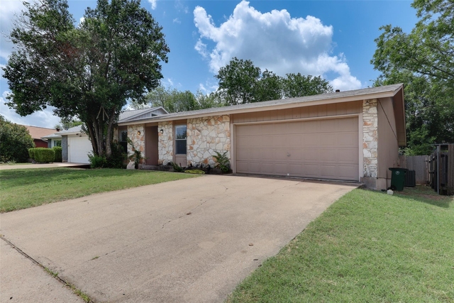 656 Mairo St - Photo 1