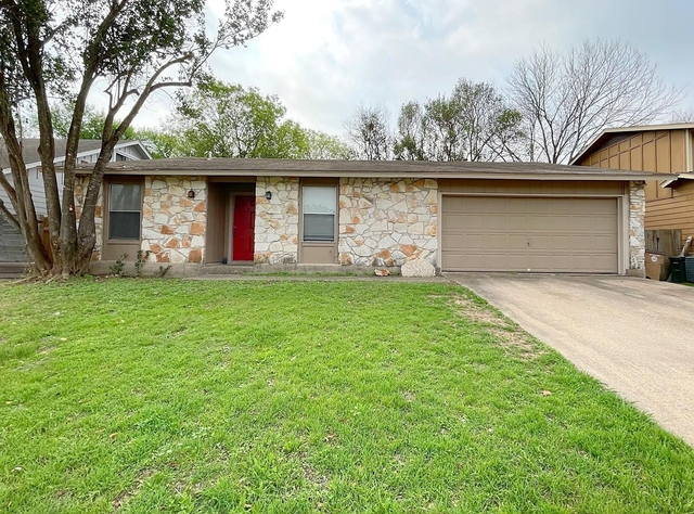 656 Mairo St - Photo 1