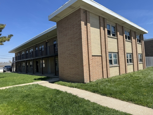 5508 W 55th Street - Photo 1