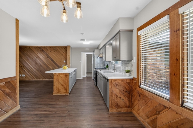 2027 Ottawa Lane - Photo 1