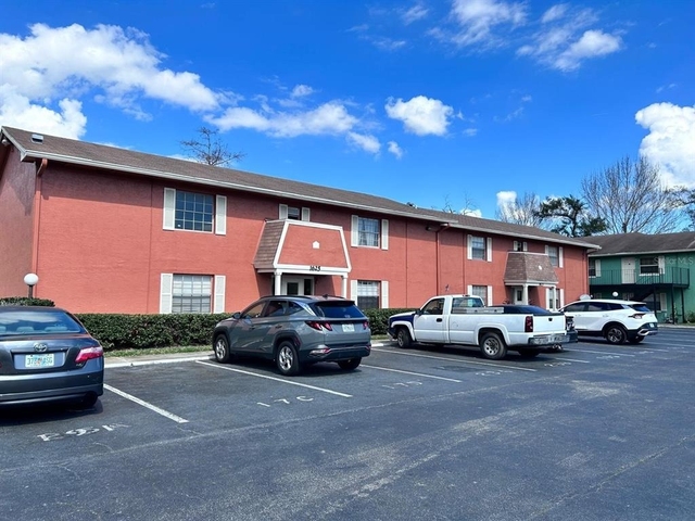 1625 W Oak Ridge Road - Photo 1
