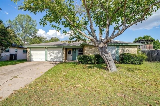 232 Linda Drive - Photo 1