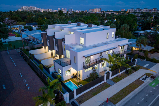 1220 Ne 15th Avenue - Photo 1