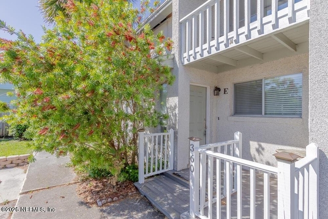 360 14th Avenue S - Photo 1