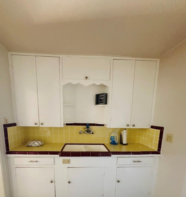 928 Main Street - Photo 1