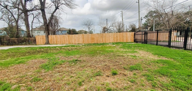 4605 Fulton Street - Photo 1