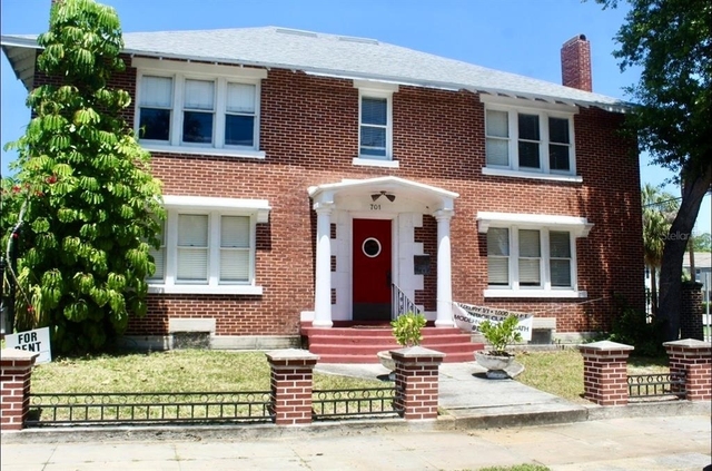 701 W Swann Avenue - Photo 1