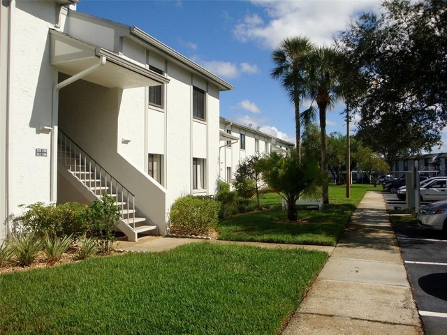111 E Cypress Court - Photo 1