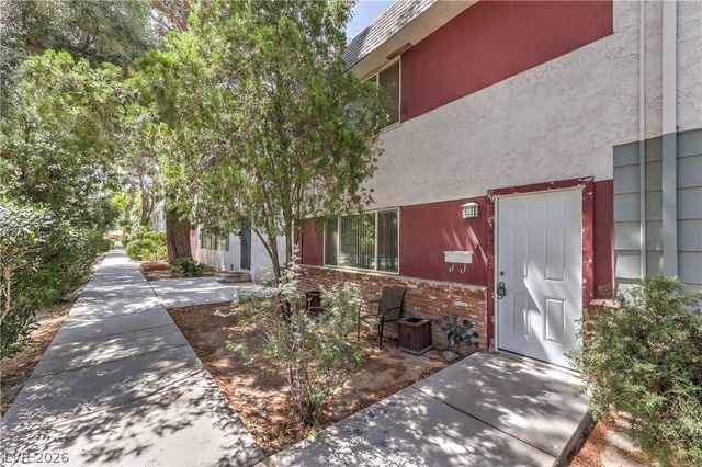 343 Greenbriar Townhouse Way - Photo 1
