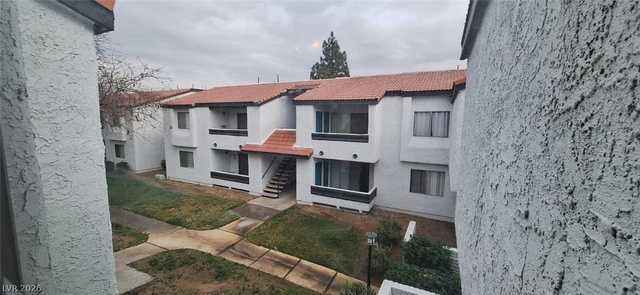 1455 E Katie Avenue - Photo 1
