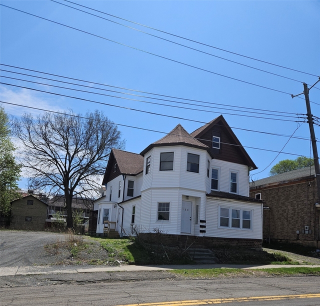 120 Henry Street - Photo 1